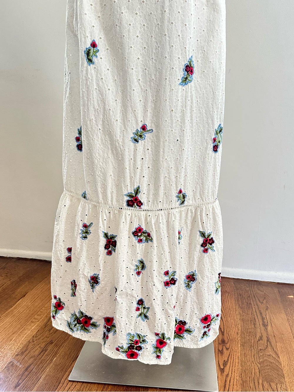 Avec Les Filles White Eyelet Embroidered Floral Maxi Dress Romantic Boho 8 - Picture 6 of 6